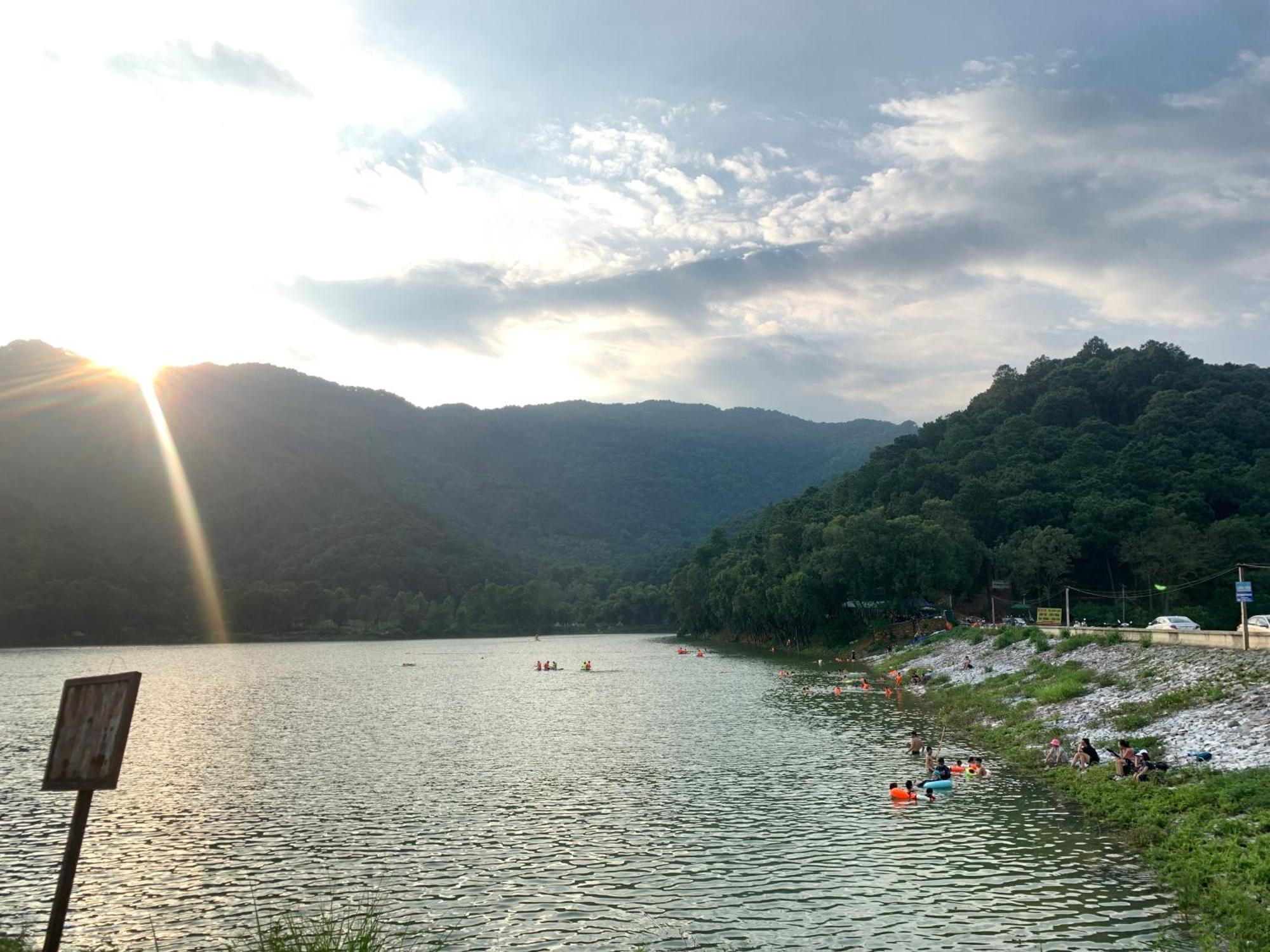 Chu Thien Homestay And Camping Hanoï Extérieur photo